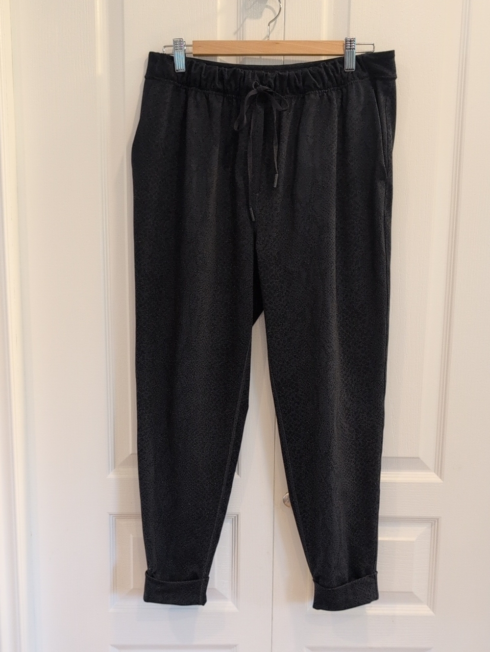Lululemon Snake Sprink Jet Crop Pants